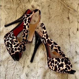 Betsey Johnson Leopard  Sandals Heels Size 8.5